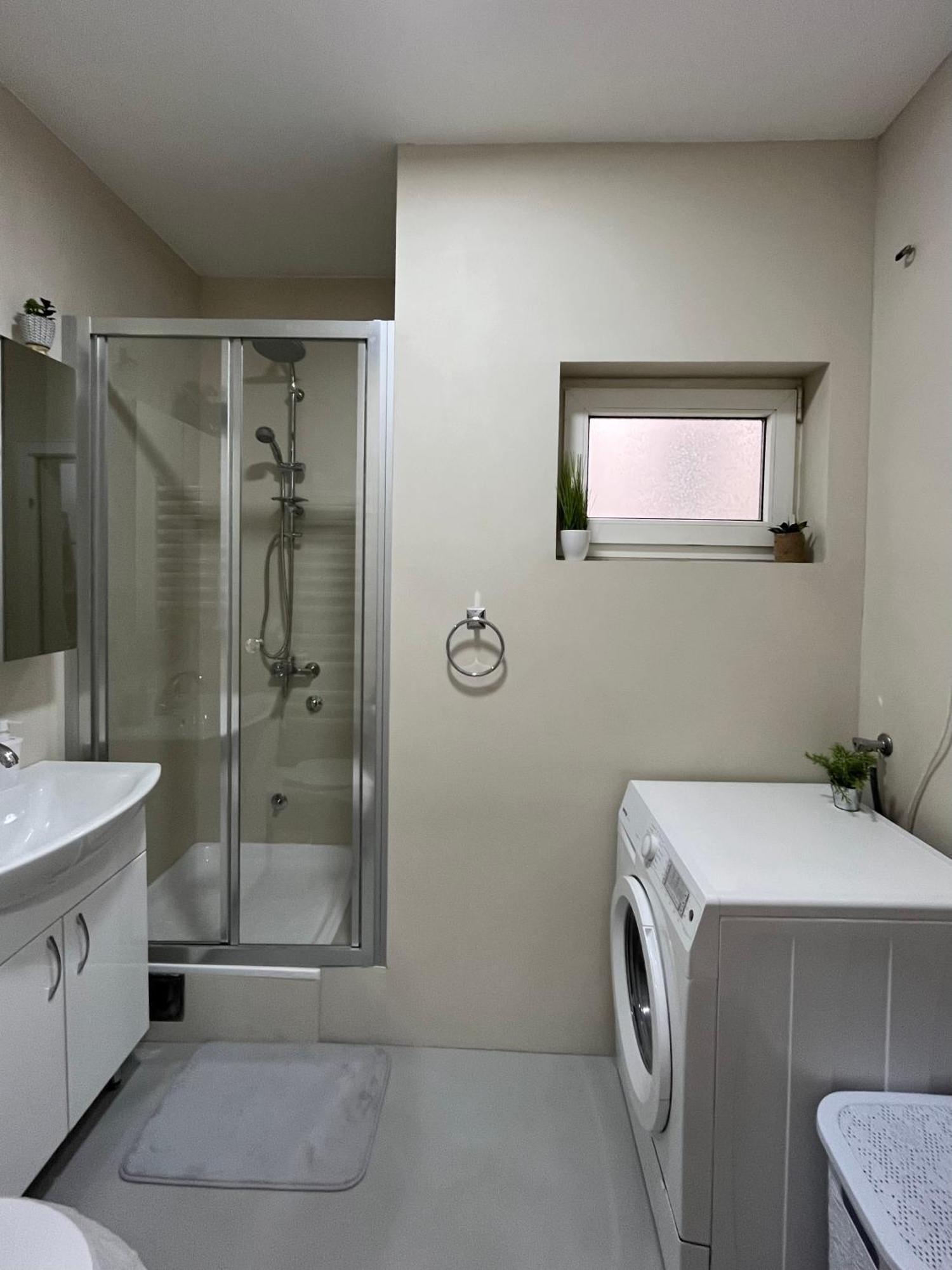 Apartment Vera With Free Garage Novi Sad Exterior foto